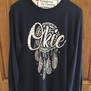 Long sleeve navy tshirt
